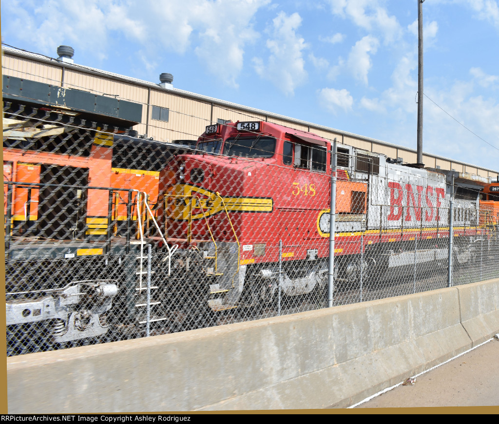 BNSF 548